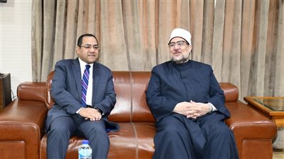 وزير الأوقاف ورئيس التنظيم والإدارة يتفقدان لجان اختبارات مسابقة الأئمة 