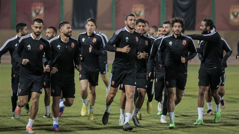 فريق الكرة بالأهلي،