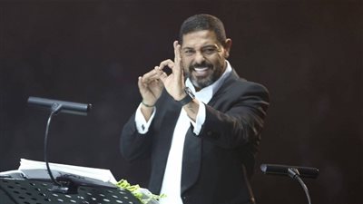 هاني فرحات يحصل على الجنسية السعودية وأحلام تهنئه على المسرح 