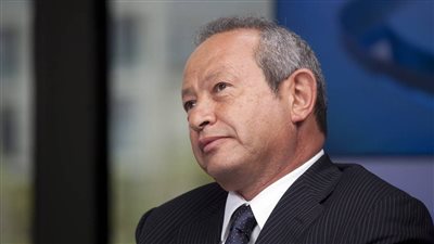 ساويرس يحقق أمنية أحد متابعيه بالعام الجديد، ويكشف أهم أمنياته في 2024 