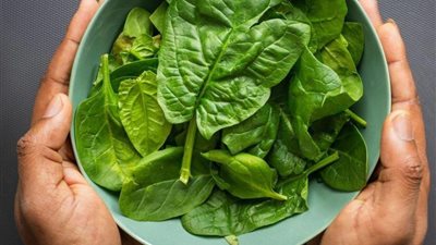فوائد السبانخ، تعزز صحة القلب وتقوي العظام والعضلات وتحمي من الأنيميا 
