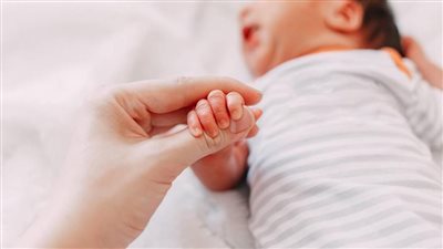 تعرف على شروط مزاولة مهنة التوليد وفقًا لقانون الطفل