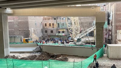 المشاهد الأولى لموقع سقوط أجزاء من محور كمال عامر (فيديو وصور)