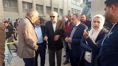 محافظ الجيزة يتفقد موقع حادث انزلاق إحدى الكمرات الخرسانية أثناء تركيبها بمحور الفريق كمال عامر ببولاق