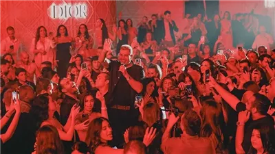 تعرف علي مفاجأة عمرو دياب الجديدة بعد طرح ألبوم مكانك 