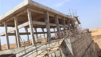 تفاصيل مشروعات الصرف الصحي بالعاشر من رمضان 