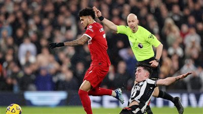 هدفان ملغيان وصلاح يهدر ركلة جزاء، شوط أول سلبي بين ليفربول ونيوكاسل (فيديو وصور)