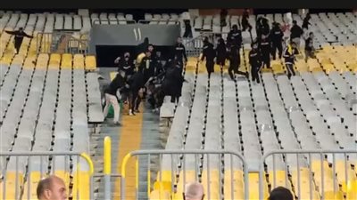 كامل أبو علي يمنع دعم رحلات جماهير المصري لبرج العرب ويرفض اللعب خارج بورسعيد