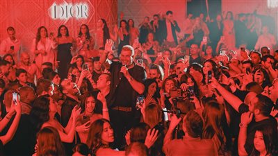 عمرو دياب يحيي حفل رأس السنة في دبي (صور) 