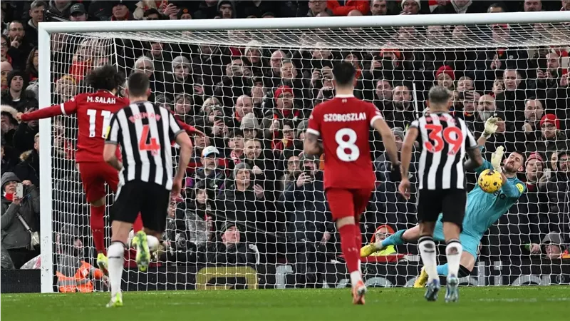 محمد صلاح يهدر ضربة