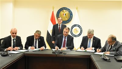 الملا يشهد توقيع مذكرة تفاهم بين أبوقير للمغذيات الزراعية ومجموعة ABB العالمية 