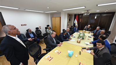 وزير الإسكان: التوسع في تركيب عدادات المياه مسبقة الدفع والذكية