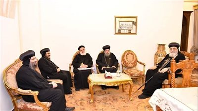 البابا تواضروس يناقش خطة عمل إيبارشيات الإسكندرية في 2024