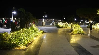 رئيس مدينة الأقصر: تكثيف الأضواء الذهبية بالشوارع استقبالا لعيد الميلاد المجيد