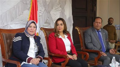 منال عوض تُسلم أجهزة تعويضية وكراسي متحركة كهربائية لذوي الهمم 