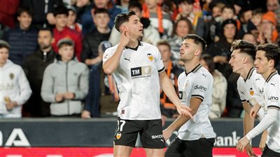 التعادل السلبي يخيم على مواجهة فالنسيا وإشبيلية بالدوري الإسباني