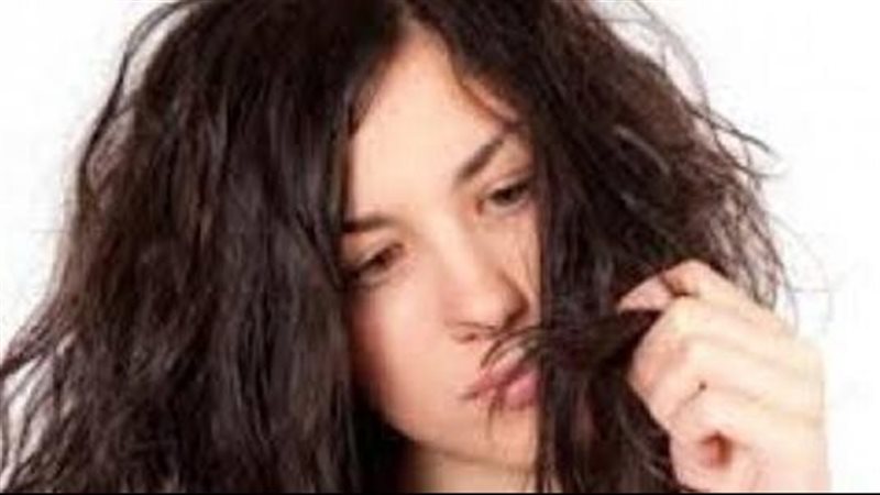 ترطيب الشعر الجاف،
