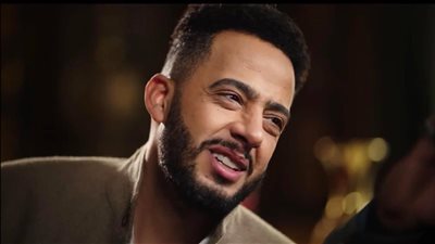 عصام السقا يتعرض لحادث سير علي الطريق الصحراوي 