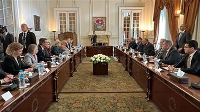 وزير الخارجية يستقبل وفدًا من مجلسي الشيوخ والنواب الأمريكيين (صور) 