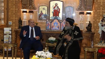 رئيس الشيوخ يزور البابا تواضروس للتهنئة بعيد الميلاد 