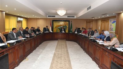 محافظ الفيوم يتابع معدلات تنفيذ الخطة الاستثمارية 2023 / 2024