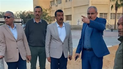 رئيس جامعة القناة يتابع أعمال التطوير بمنشآت كلية التربية الرياضية (صور) 