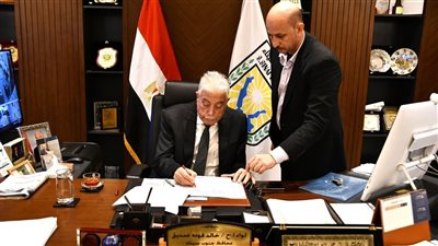 محافظ جنوب سيناء يصدق على أول عقد سكني مؤمن