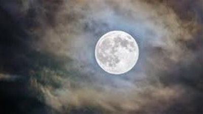 دراسة تكشف كيف يؤثر تقلص حجم القمر على البشر