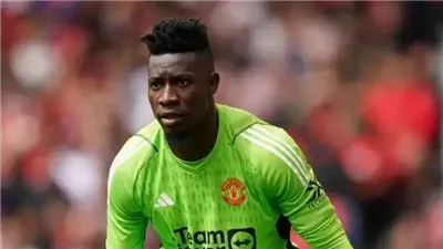 لاعب ليون يهاجم حارس مانشستر يونايتد: الأسوأ في التاريخ 