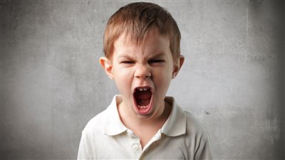 أسباب عصبية الطفل، وهذه طرق التعامل معه 