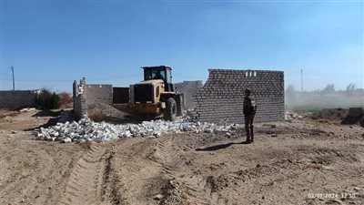 إزالة تعد بالبناء على أراضى زراعية بدون ترخيص بالوادي الجديد 
