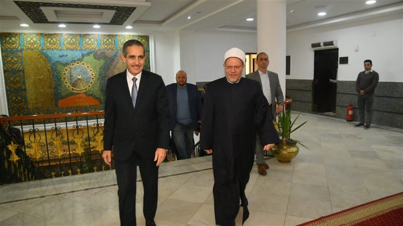 محافظ الغربية يستقبل