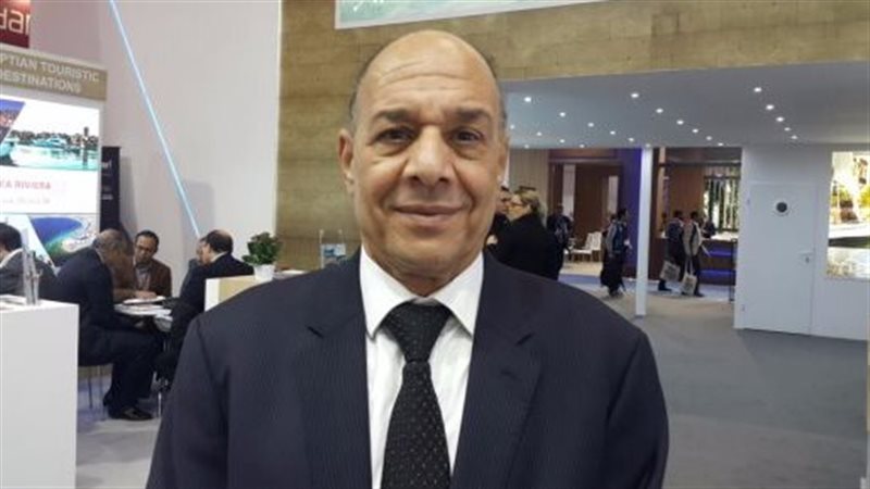 ثروت عجمي الخبير