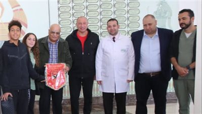 محمود الخطيب يزور مستشفى علاج الأورام بالأقصر 