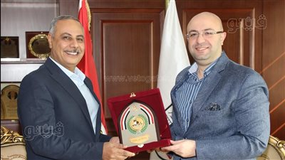 محافظ بني سويف يكرم مدير حماية النيل بعد ترقيته وكيلا لري المنوفية