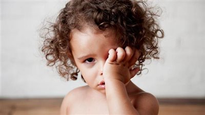 استشارى: سيلان الأنف المتكرر لطفلك دليل على هذه الإصابة 