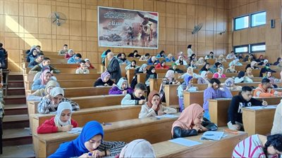 جامعة دمنهور: نسعى لتعميم الاختبارات الإلكترونية بنسبة 100% (صور)