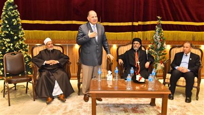 محافظ أسيوط يزور مطرانية الكاثوليك لتقديم التهنئة بعيد الميلاد (صور) 