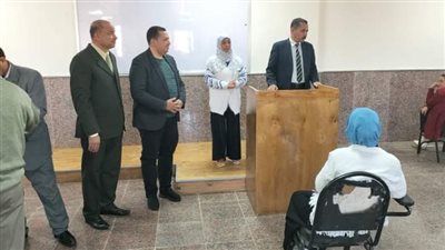  وكيل وزارة الصحة يتفقد امتحانات الترم الأول بالمعهد الفني الصحي بالداخلة 