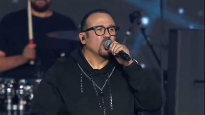 هشام عباس يشعل حفل 