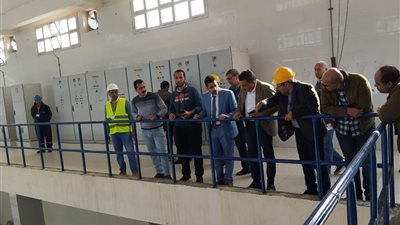 مسؤولو الإسكان يتفقدون مشروعات المرافق بالنوبارية الجديدة 