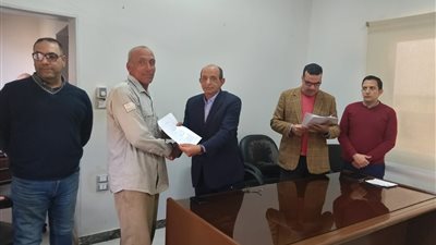 تسليم 28 عقد عمل لأبناء البحيرة من ذوي الهمم