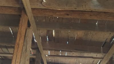  إزالة حالتي شدة خشبية لبناء دور مخالف بمركز الزينية بالأقصر