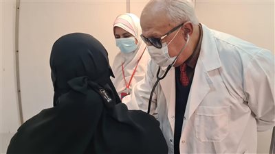 الكشف على 1542 مواطنا خلال قافلة طبية بالبحيرة (صور)