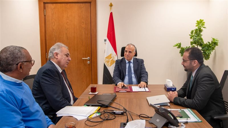 وزير الري الدكتور
