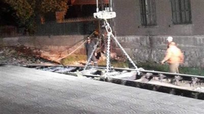 بدء أعمال رفع قضبان قطار أبوقير تمهيدًا لتحويله إلى مترو أنفاق بالإسكندرية 