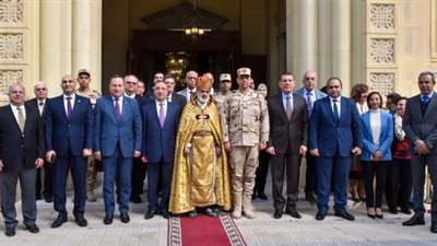 محافظ الإسكندرية يشارك الروم الأرثوذكس اليونانيين احتفالات عيد الغطاس 