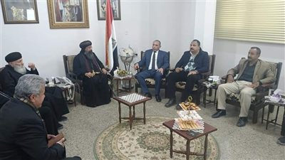 السكرتير العام لمحافظة الجيزة يهنئ أقباط مطرانية أطفيح (صور)