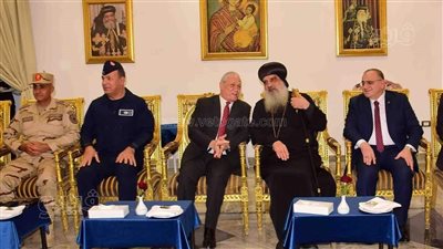 محافظ الأقصر ومساعد وزير الداخلية يزوران الكنائس للتهنئة بعيد الميلاد المجيد (صور)