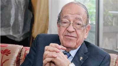 وسيم السيسي يتحدث عن اكتشاف أول عملية جراحية لوضع مسمار معدني في الركبة بمومياء مصرية